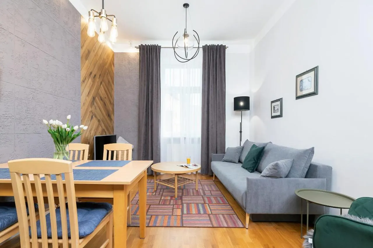 Sweet Family Apartment Chodkiewicza Rondo Grzegorzeckie By Noclegi Renters Cracovia 0*,  Polonia